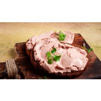 Vagdalt hús, májkrémek, sűrített paradicsom